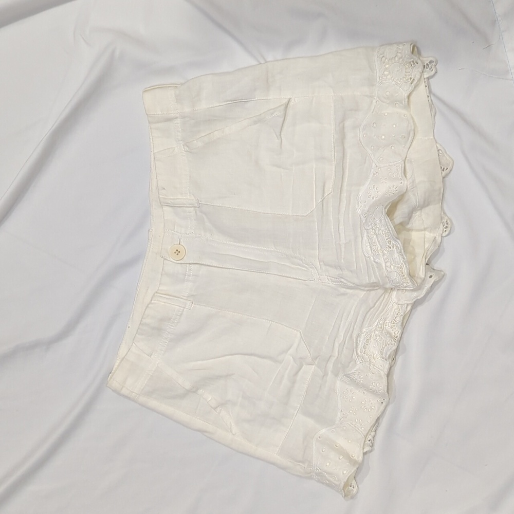 cream lace eyelet linen ruffle hem shorts M 3" inseam M.i.h. jeans Anthropologie